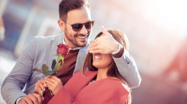 Come conquistare una donna senza sembrare scontato