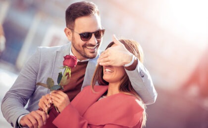 Come conquistare una donna senza sembrare scontato