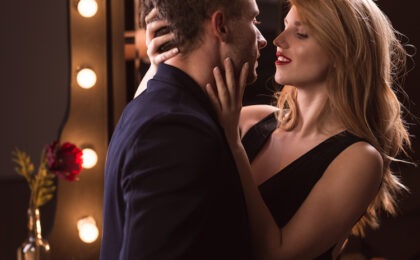 Come creare chimica irresistibile e la tensione sessuale con una donna