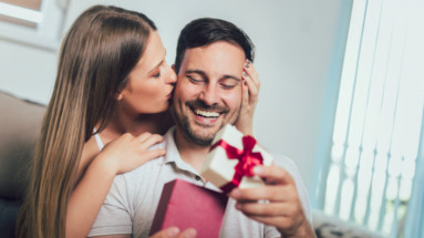 Come capire se una ragazza è innamorata di te