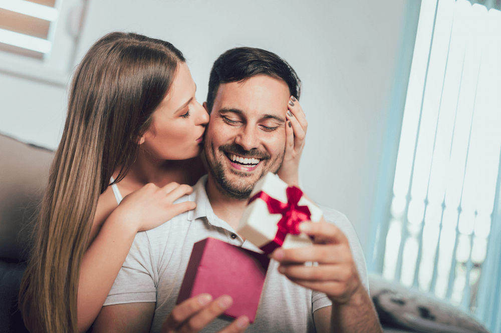 Come capire se una ragazza è innamorata di te