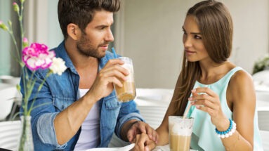 Come decodificare il linguaggio del corpo femminile nella seduzione