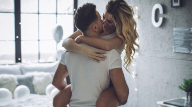 Fare sesso con un'altra donna è il modo migliore per dimenticare la tua ex