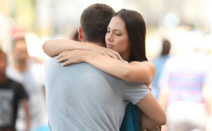 Come comportarti con una donna che sta male